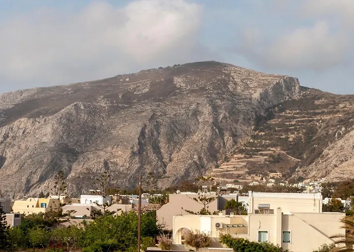 Sun Springs Suites Kamári
