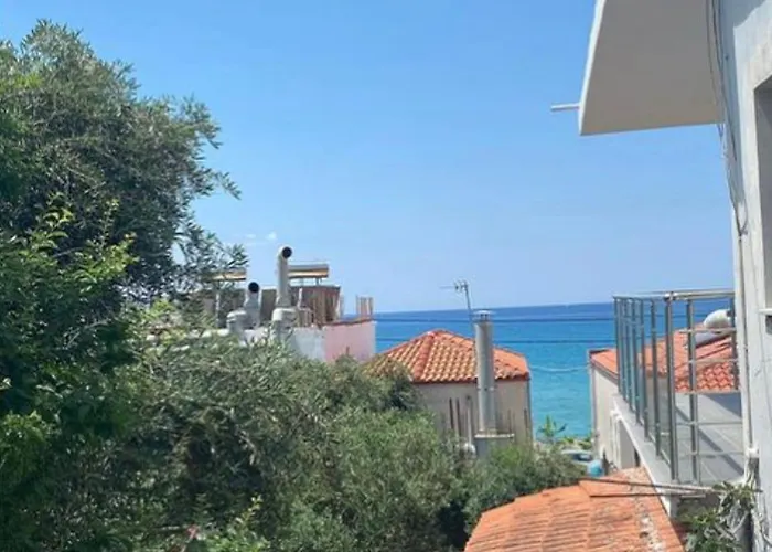 Villa Loukas Λούτσα