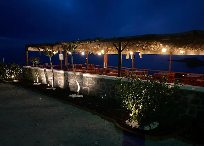 Hotele w Lefkos (Karpathos)