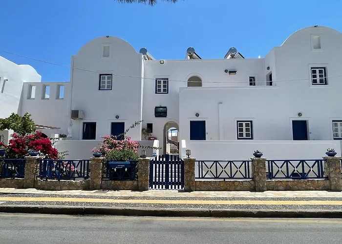 Leonidas Apartments Kamári