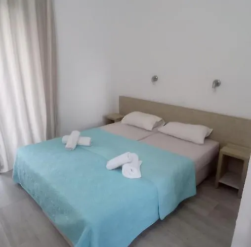 Loukas Beach Rooms Kiotari