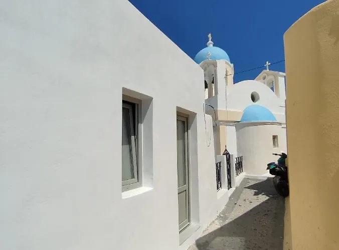 Thira Economy Rooms Φηρά