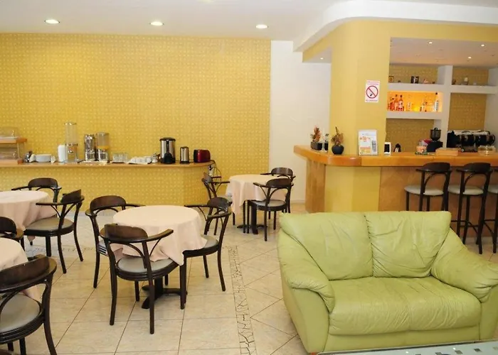 Hotel Pantheon Μαρκόπουλο