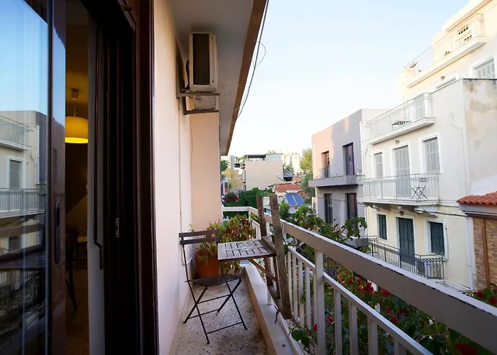 Live In Athens, Psyrri Meet Me Here Apartments