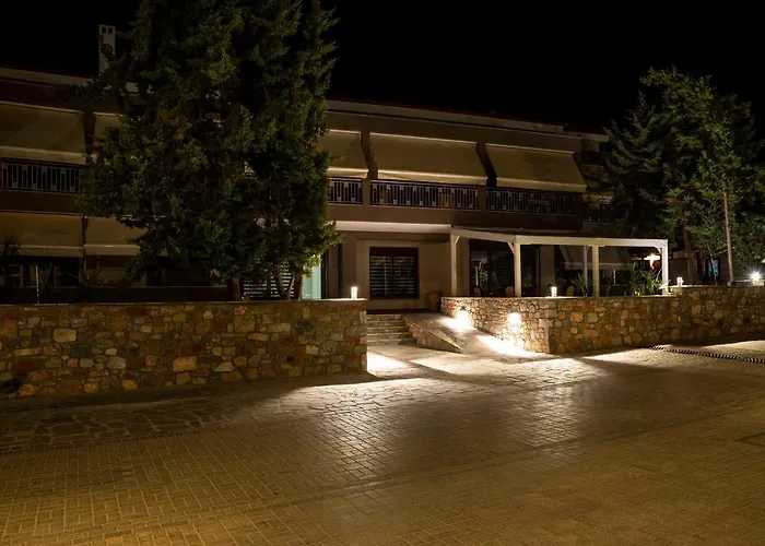 Old Nikiti'S Hotel