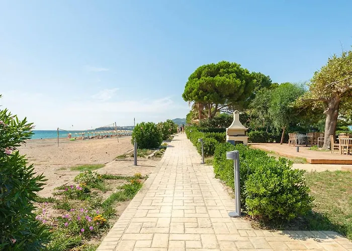 Ninos Grand Beach Resort Καστροσυκιά