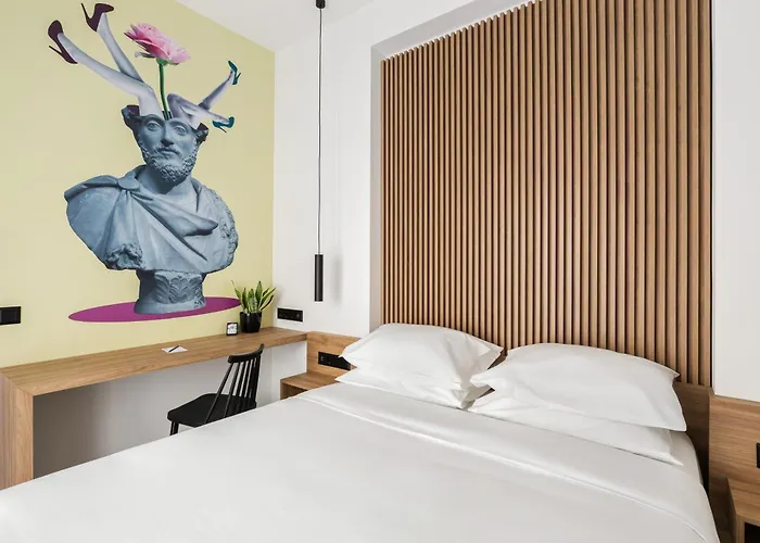 The Q Hotel Ateny