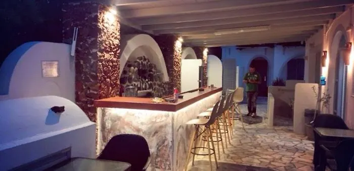 Aparthotel Marousi & Joanna Perissa 