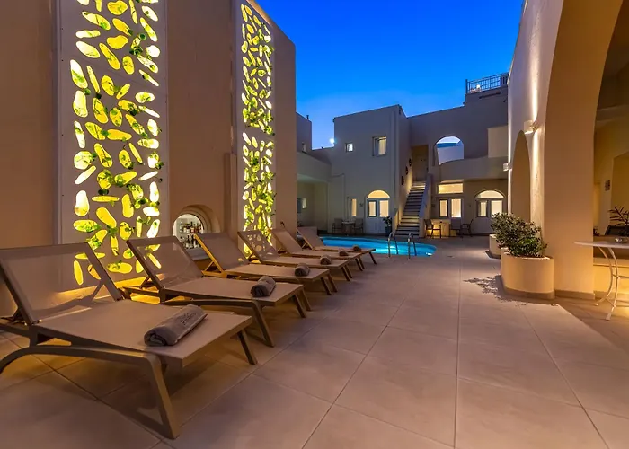 Reverie Santorini Hotel Firostefani