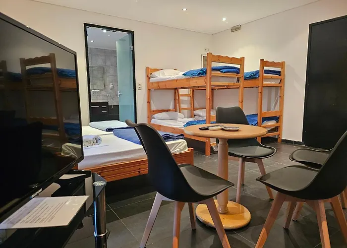 Feevos Hotel Piraeus