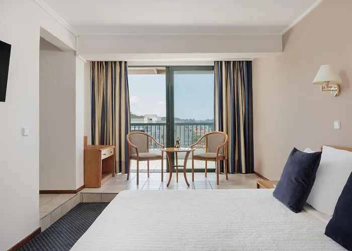 Thessaloniki Hotels near Thessaloniki Airport (SKG)