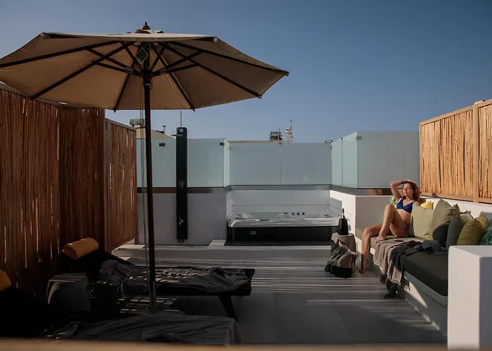 "Makava Suites" Your Luxe Urban Sanctuary Naxos City
