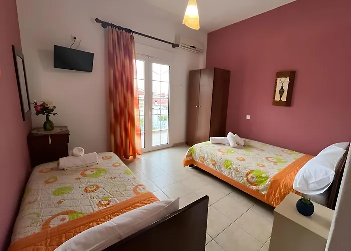 Chrysa Rooms Λεπτοκαρυά