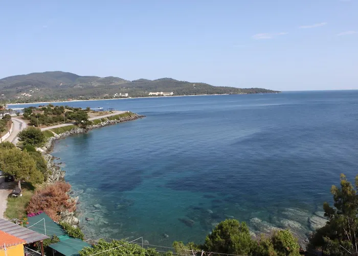 Akrotiri Hotel Néos Marmarás