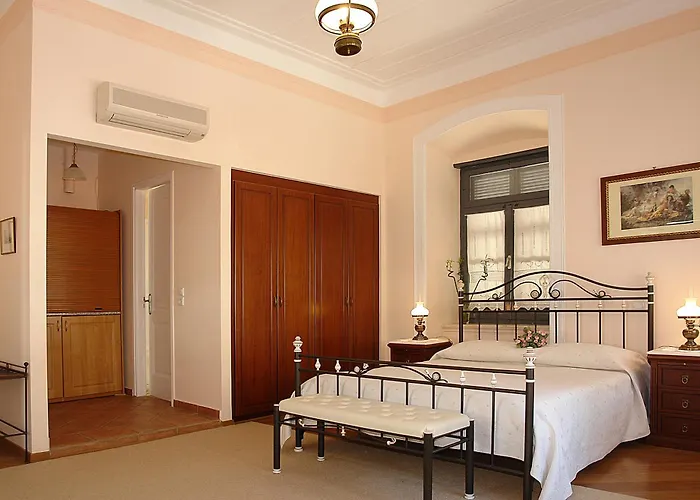 Phaedra Hotel Hydra 