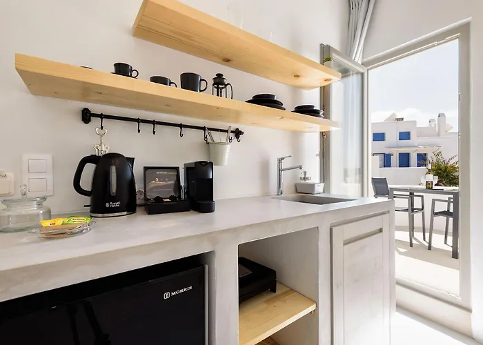 Peven Suites Naoussa