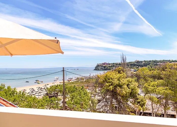Iakinthos, Tsilivi Beach