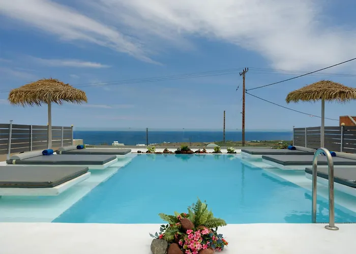Nalu Suites Fira 