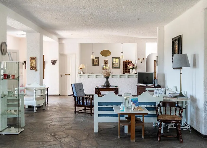 Hotel Swiss Home Naoussa