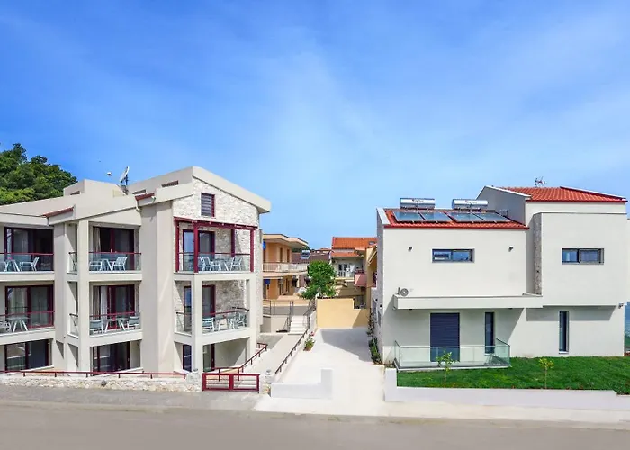Elpiniki Luxury Rooms Nea Poteidaia