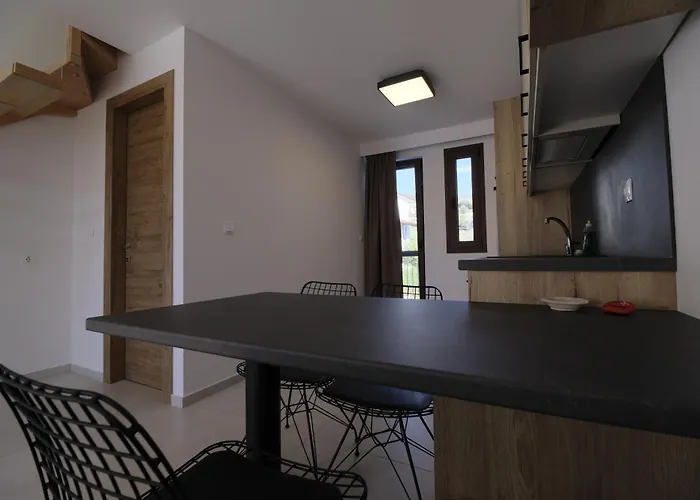 Zefiros Luxury Apartments Σύβοτα