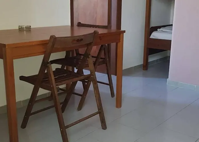 Athina Apartments Τολό