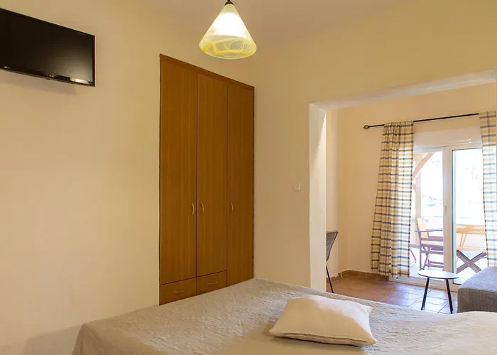 Elenas Beach Studios Βουρβουρού
