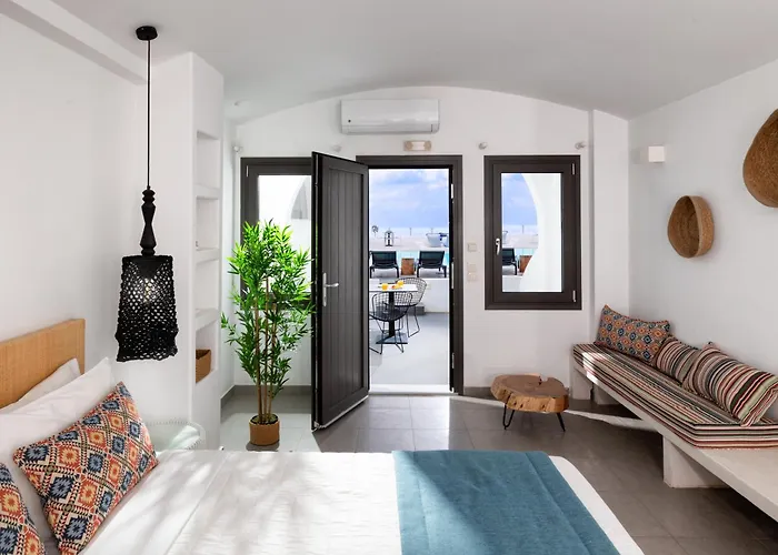 Amity Suites - Adults Only Fira 