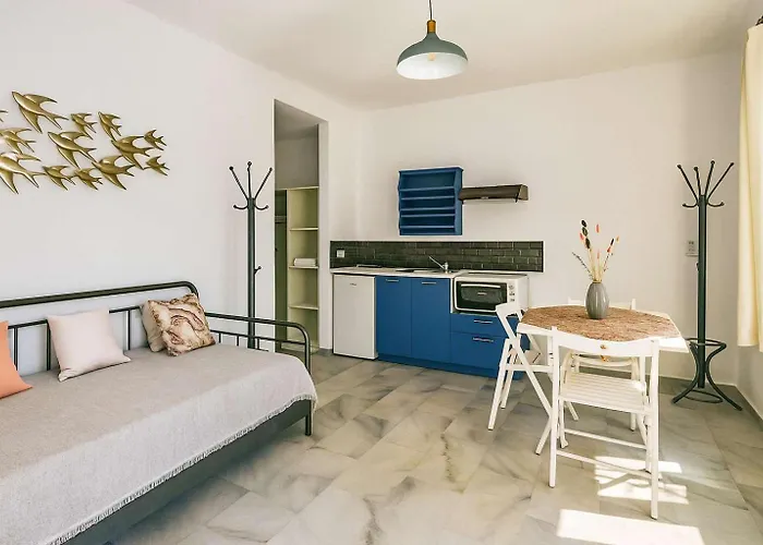 Villa Maria - Naoussa Pigeons Blue & Gold Suite