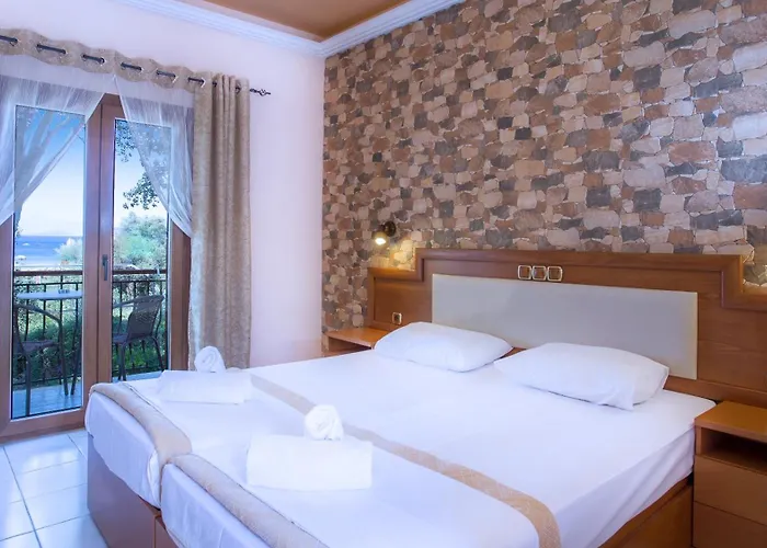 Castello Rosso Hotel Κάρυστος