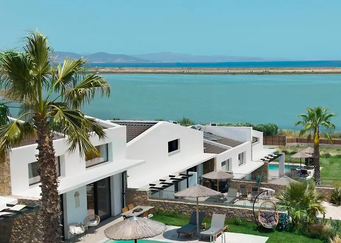 Flamingo View Suites & Villas Nea Poteidaia