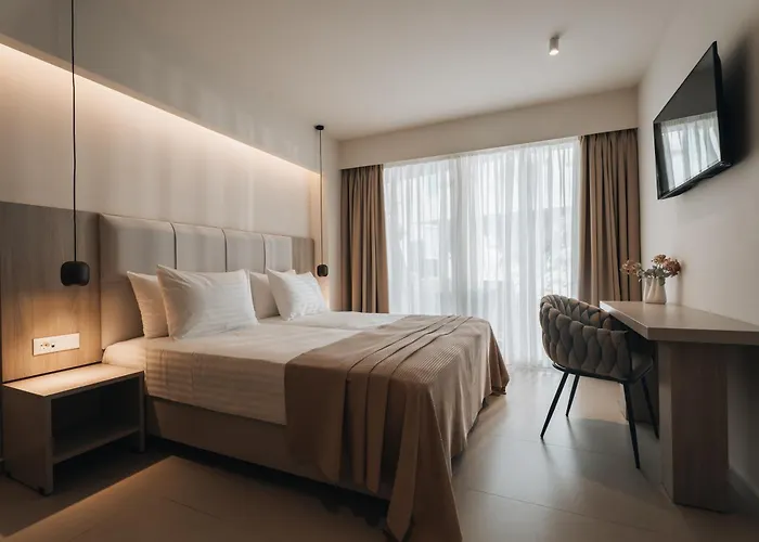 Golden Coast Beachfront Resort Kypseli