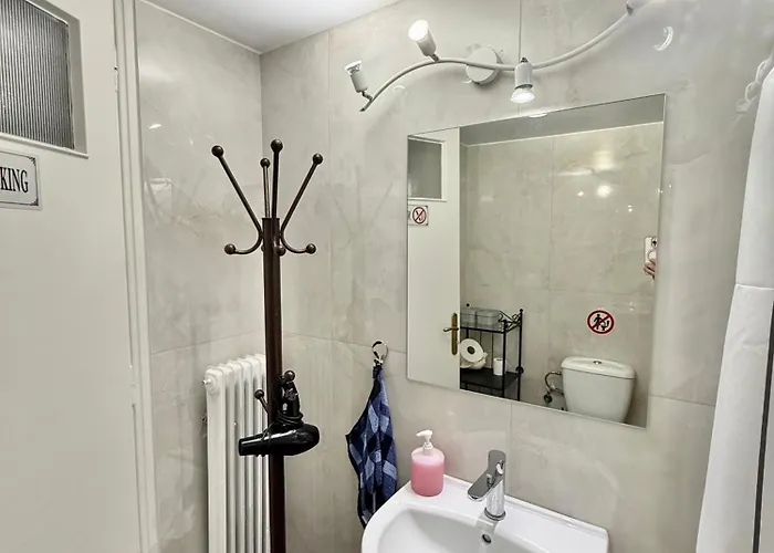Petaluda House 3 Hotel Atenas