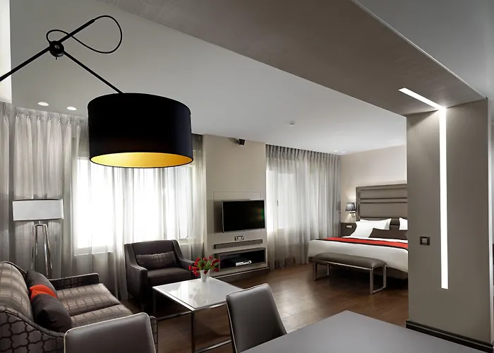 Holiday Suites Atenas