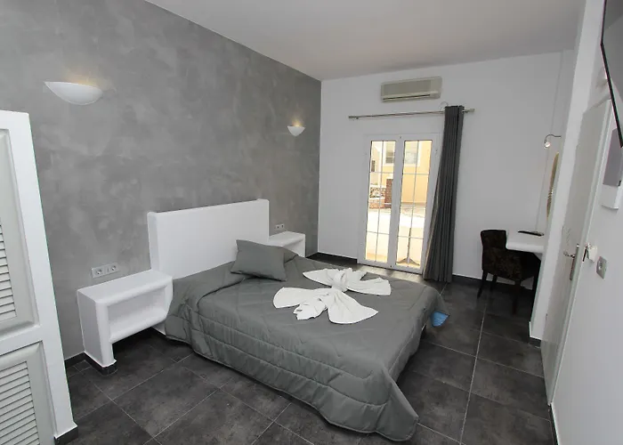 Gianna Suites Fira 
