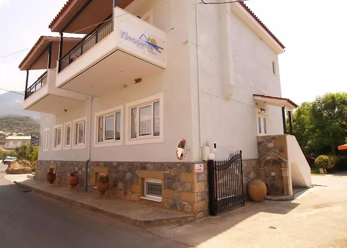 Kleopatra Traditional Hotel Apartments Στούπα