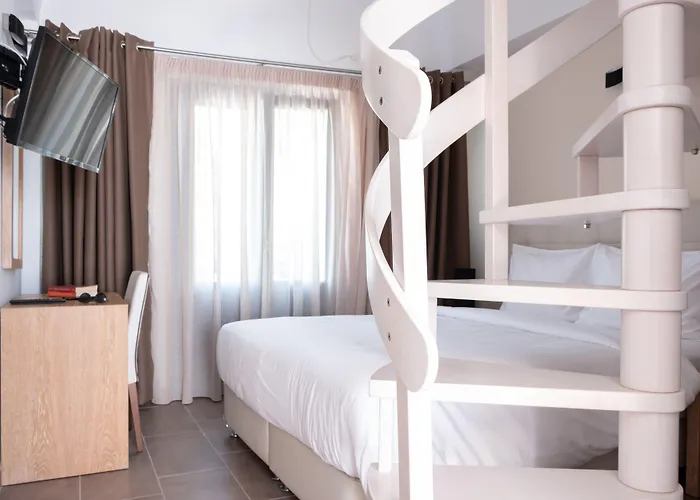 Aparthotel Tristhenia Perissa 