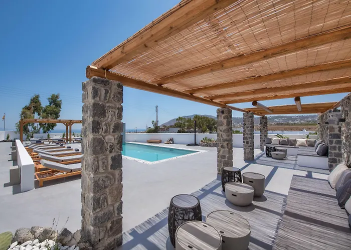 June Twenty Suites Karterados 