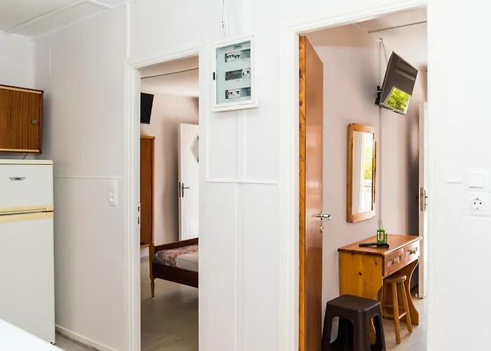 Roussa'S Apartments Laganas