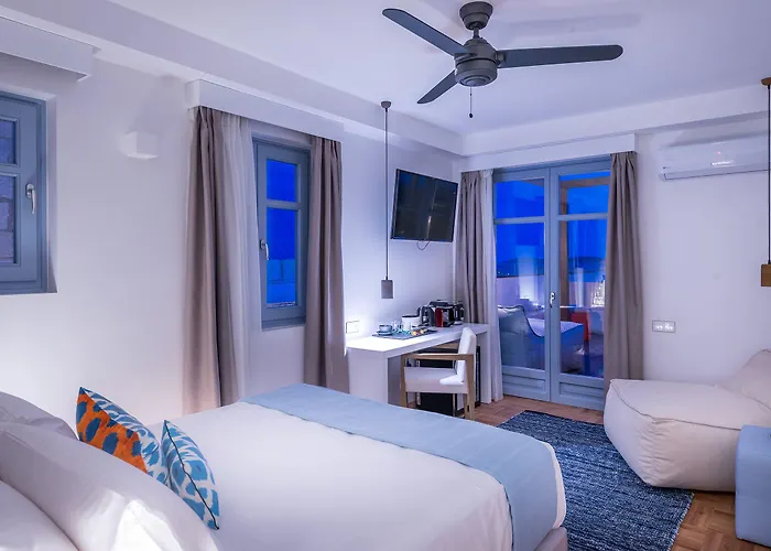 Shapes Luxury Suites Ermoupoli