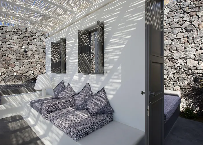 Erosantorini Luxury Private Estate & Suites Fira 