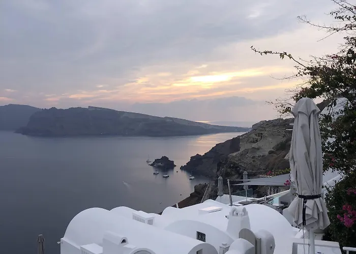 Oia Memories Suites