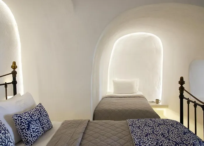 Pet friendly La Perla Villas And Suites (Adults Only) Oia 