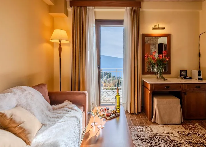 Alpen House Hotel & Suites Αράχωβα