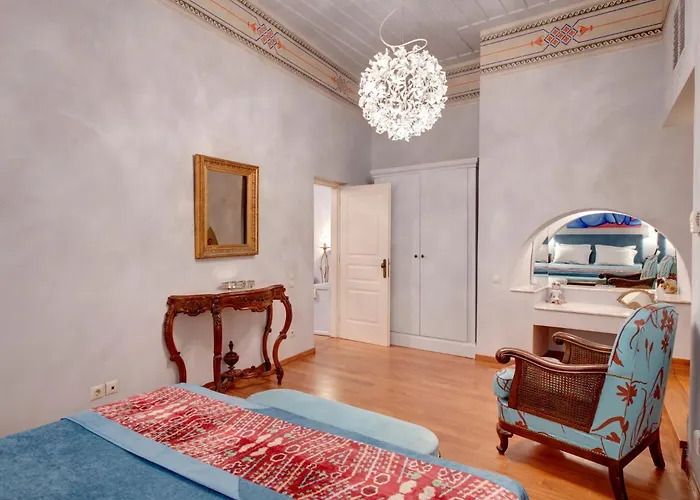 Villa Selena - 1830S Art-House Suites In Vaporia, 50M From Asteria Beach Ermoupoli