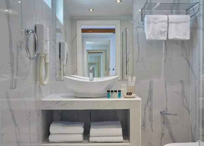 Hotels in Poros Town