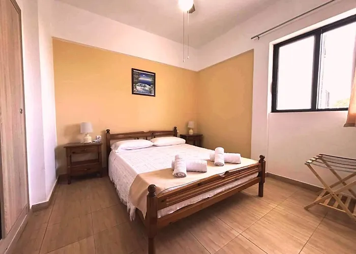 Evi Apartments And Studios Theológos