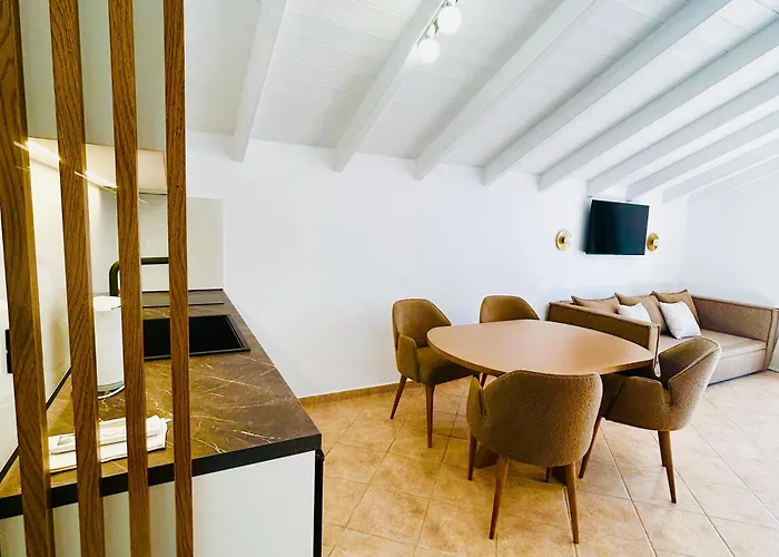 Tramonto Maisonettes & Suites Parga
