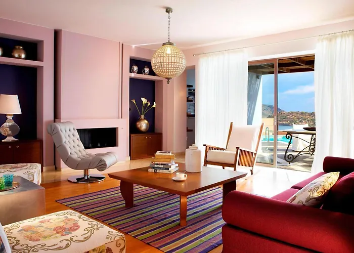 Hoteluri în Elounda