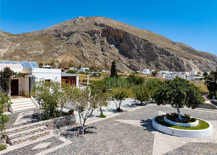 Birds Villa Apartments With Heated Pool - Including Car And Breakfast Perissa 
